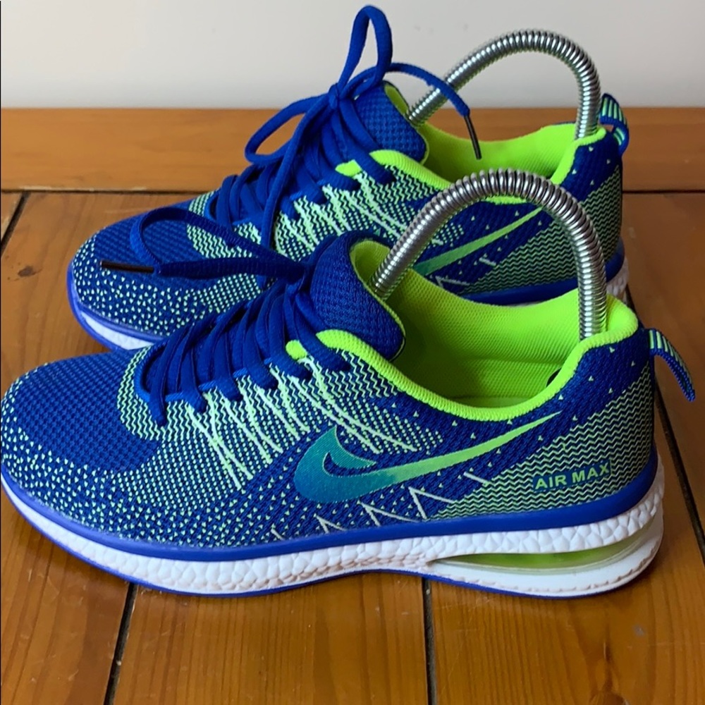 Women’s Nike Air Max off brand 6.5